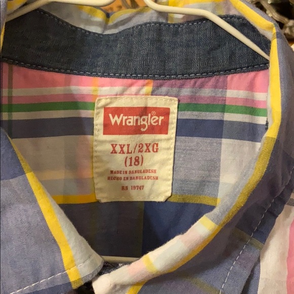 Wrangler short sleeves buttondown size xxl/2xg(18) - Picture 2 of 3
